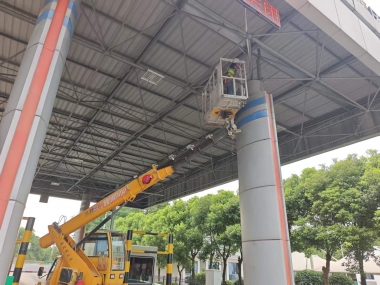 车流不停，头顶不能出事：收费站钢结构顶棚安全检测，守好高速第一视觉门面