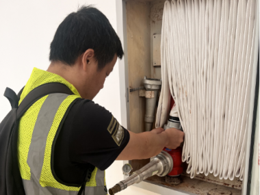 浓烟中的自救：重庆某高校火灾背后的生命课